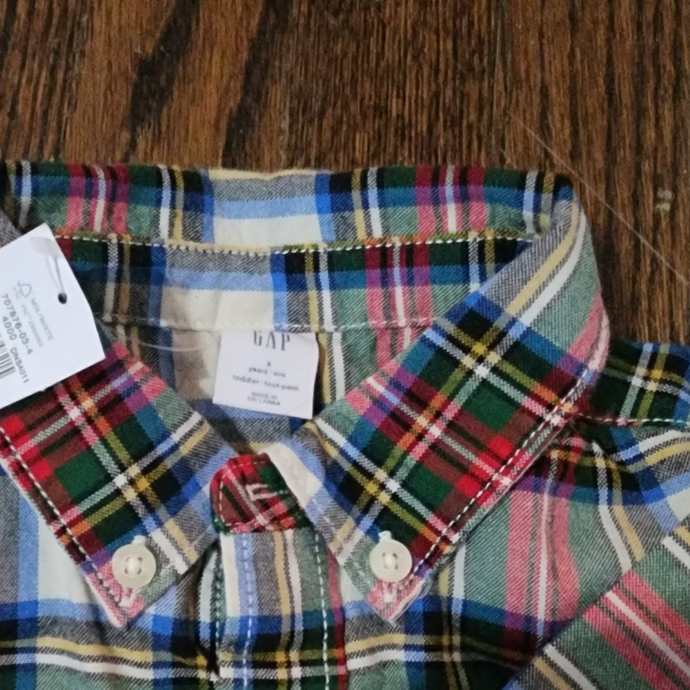 Gap Kids Plaid button shirt; boys 4 yrs